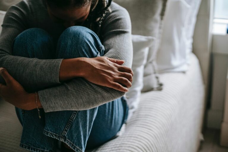 What Are the Warning Signs of a Toxic Relationship?